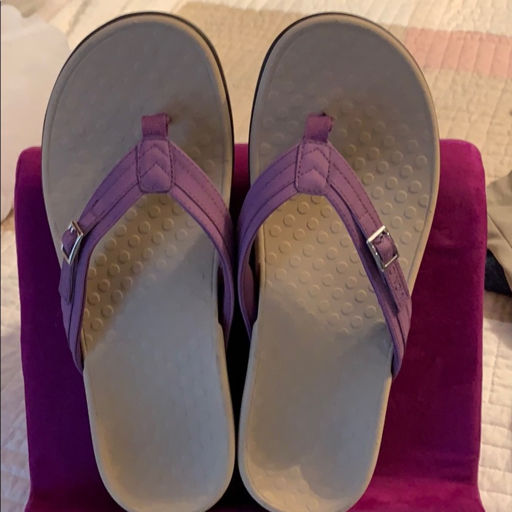 Vionic Thong Sandals